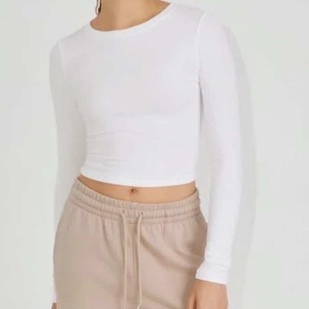 GARAGE “KIMMY LONG SLEEVE CREWNECK TOP” WHITE/MEDIUM